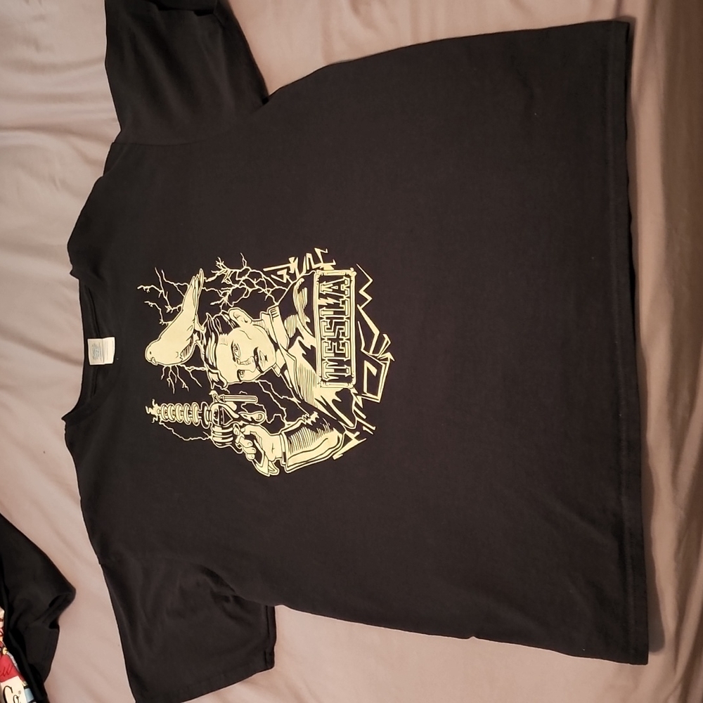 A Tesla tee shirt.